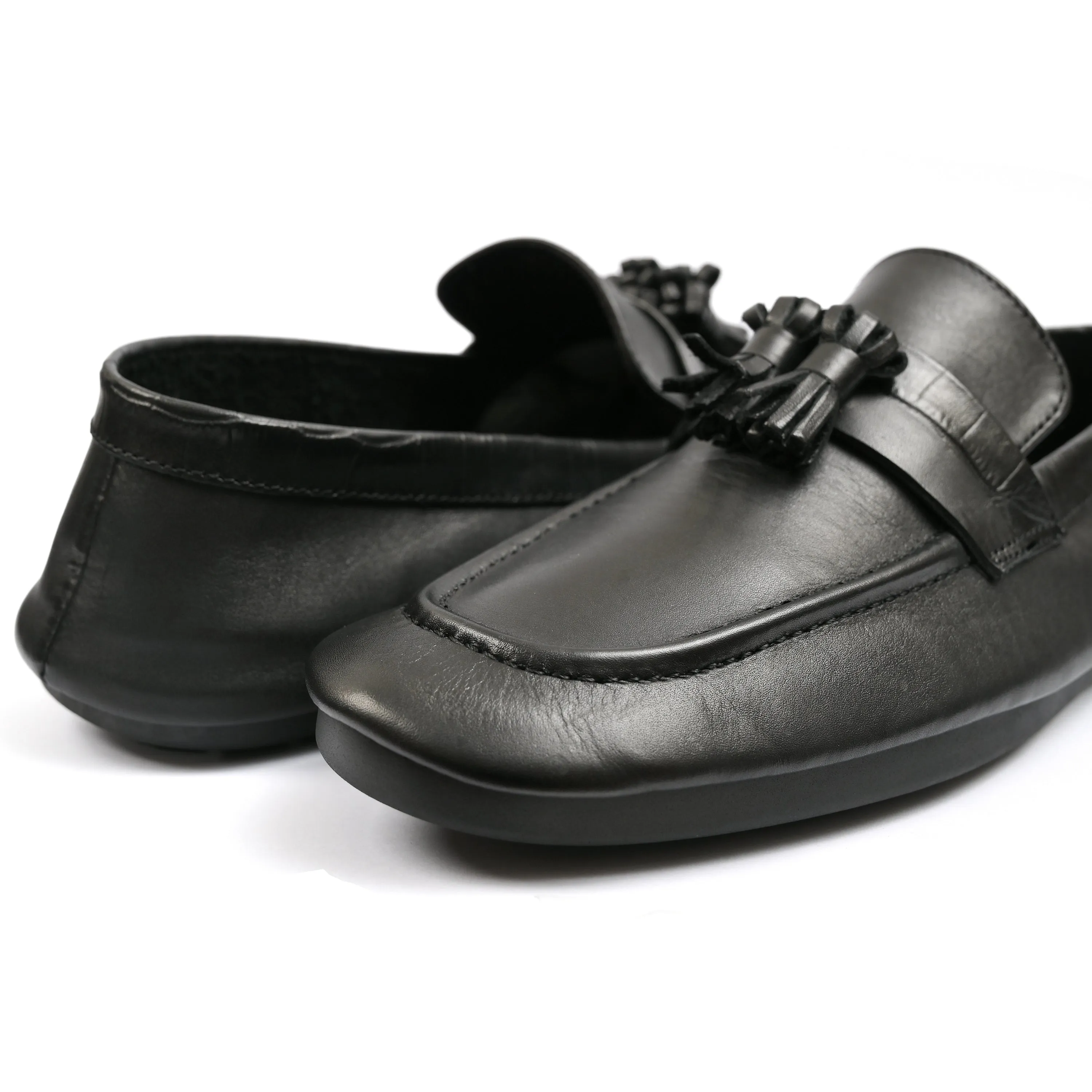 BLACK ANILINE LEATHER MOCCASIN