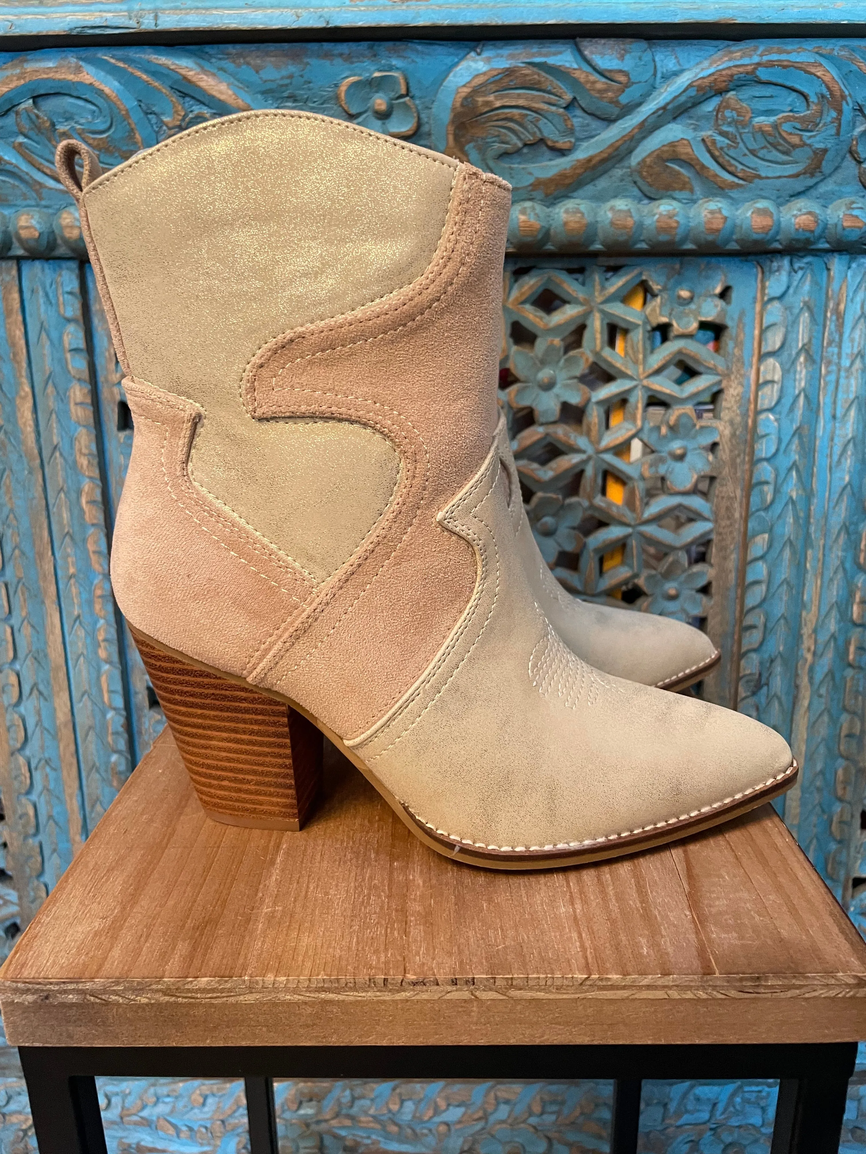 Good Lookin Short Gold Boot