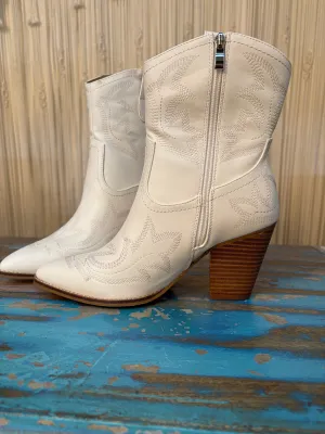 Good Lookin Short White Boot