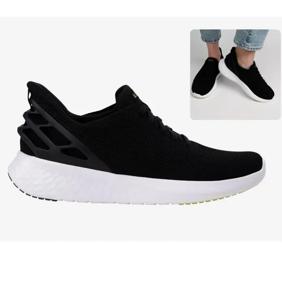 Kizik Athens Black and Whitete Size 12 Wide