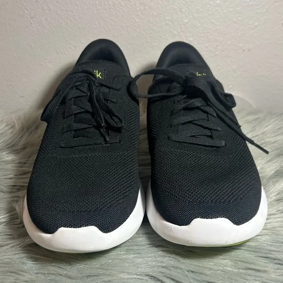 Kizik Athens Black and Whitete Size 12 Wide