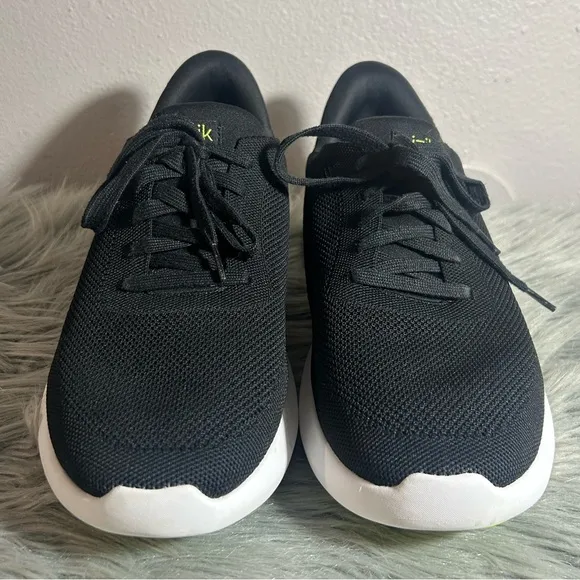 Kizik Athens Black and Whitete Size 12 Wide