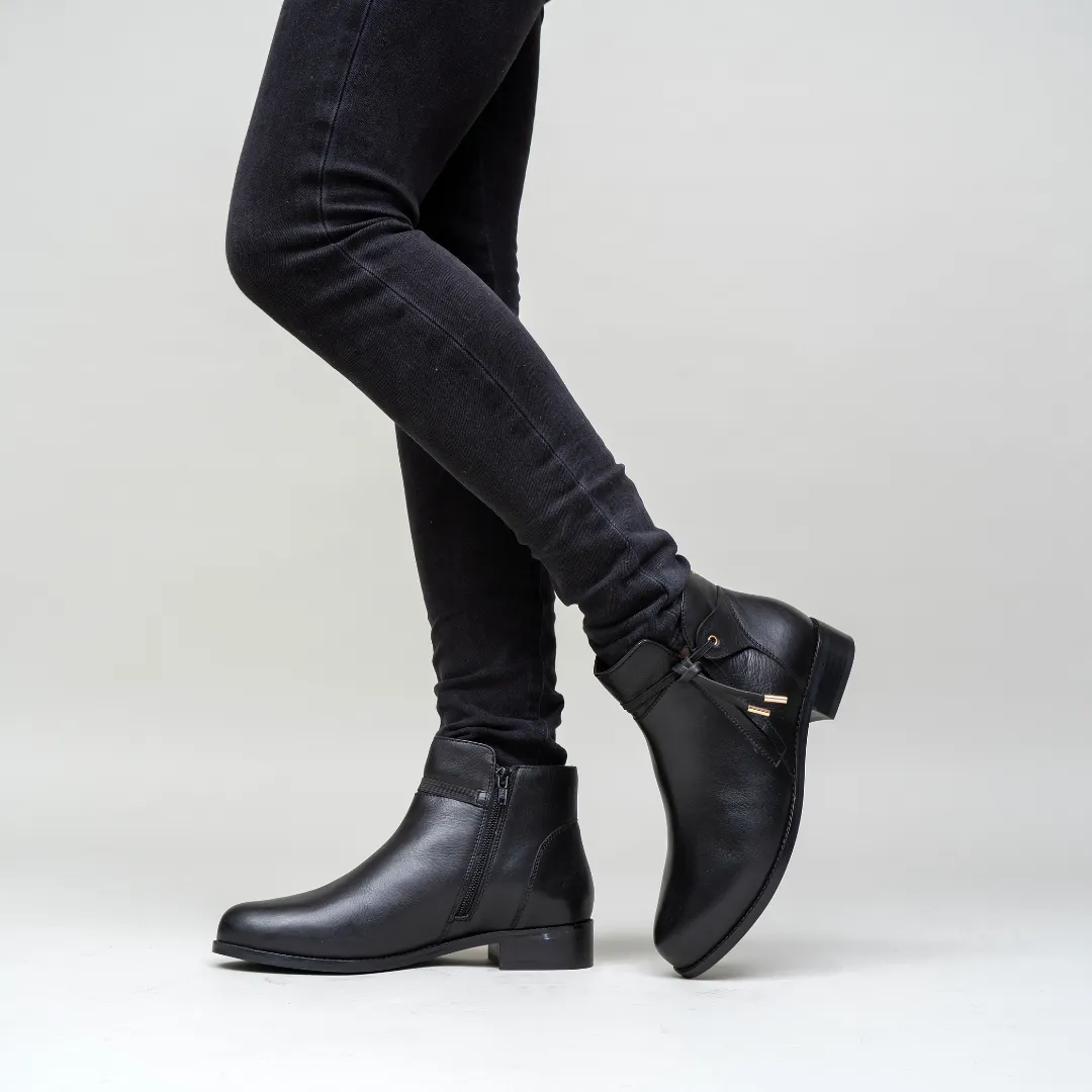 Meg - Black