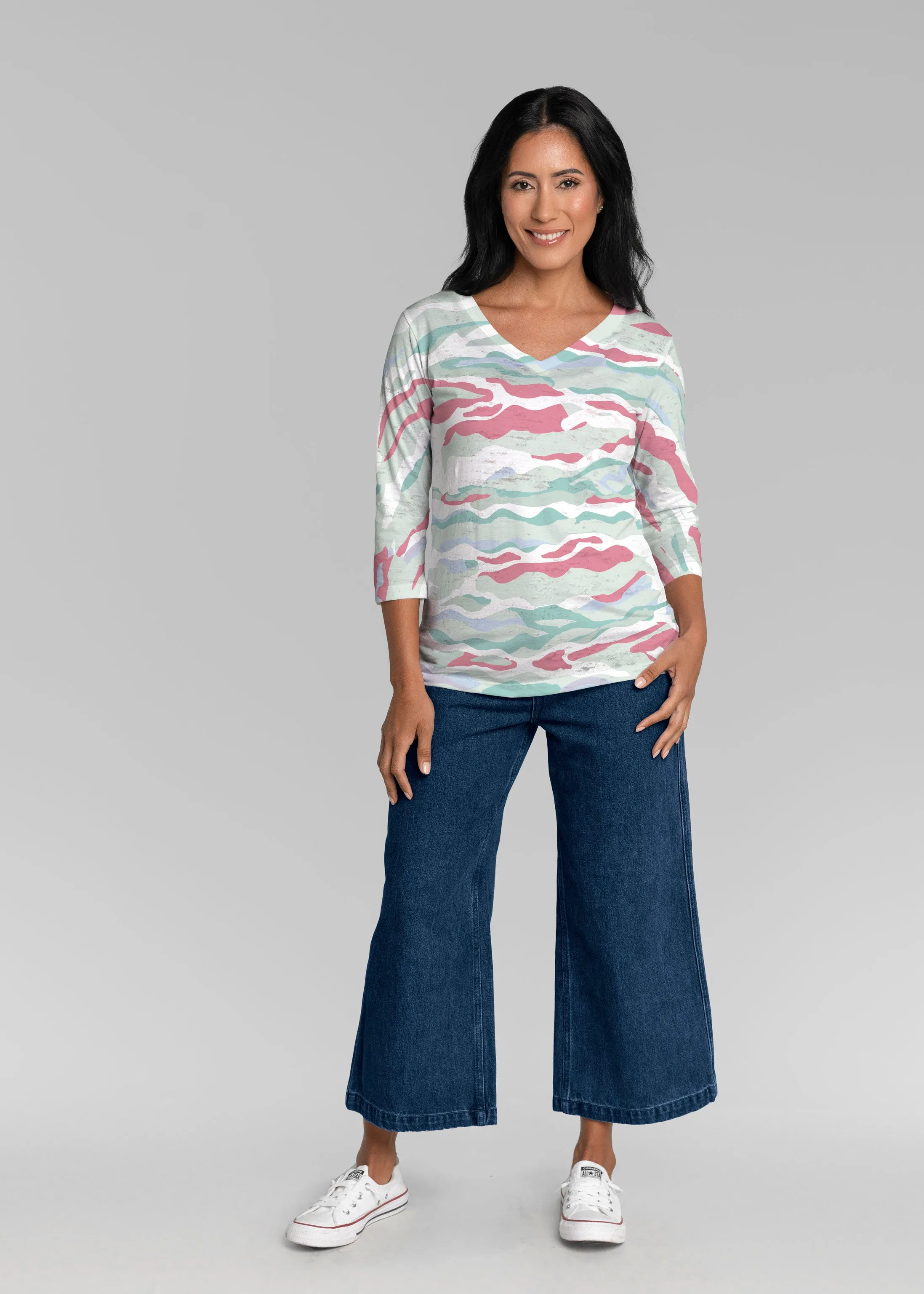 Mountain View Brick (17296) ~ Signature 3/4 Sleeve V-Neck Top
