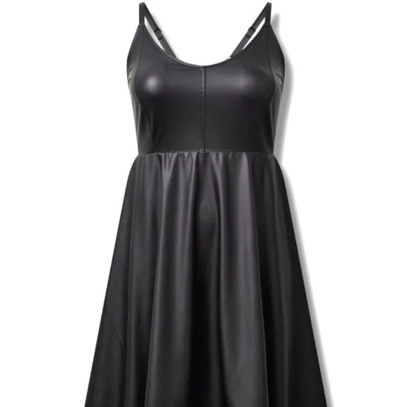 ❤️NWT TORRID DRESS - FAUX VEGAN LEATHER PLEATHER  CAMI POCKETS DRESS - PLUS SIZE