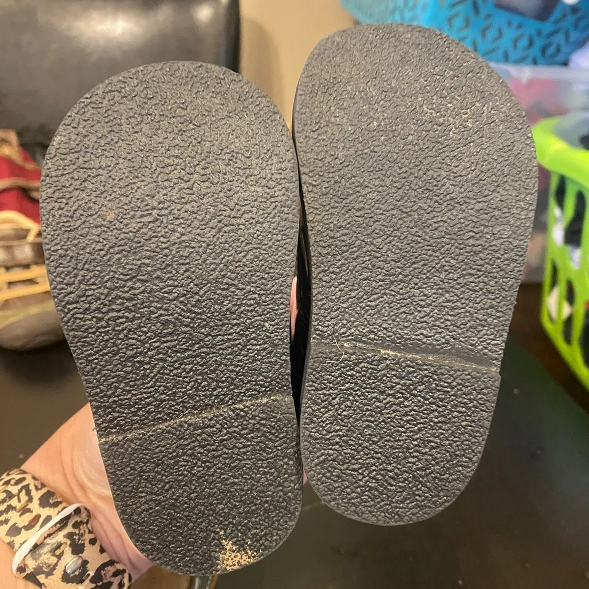 Size 4 toddler boys black Baby Deer