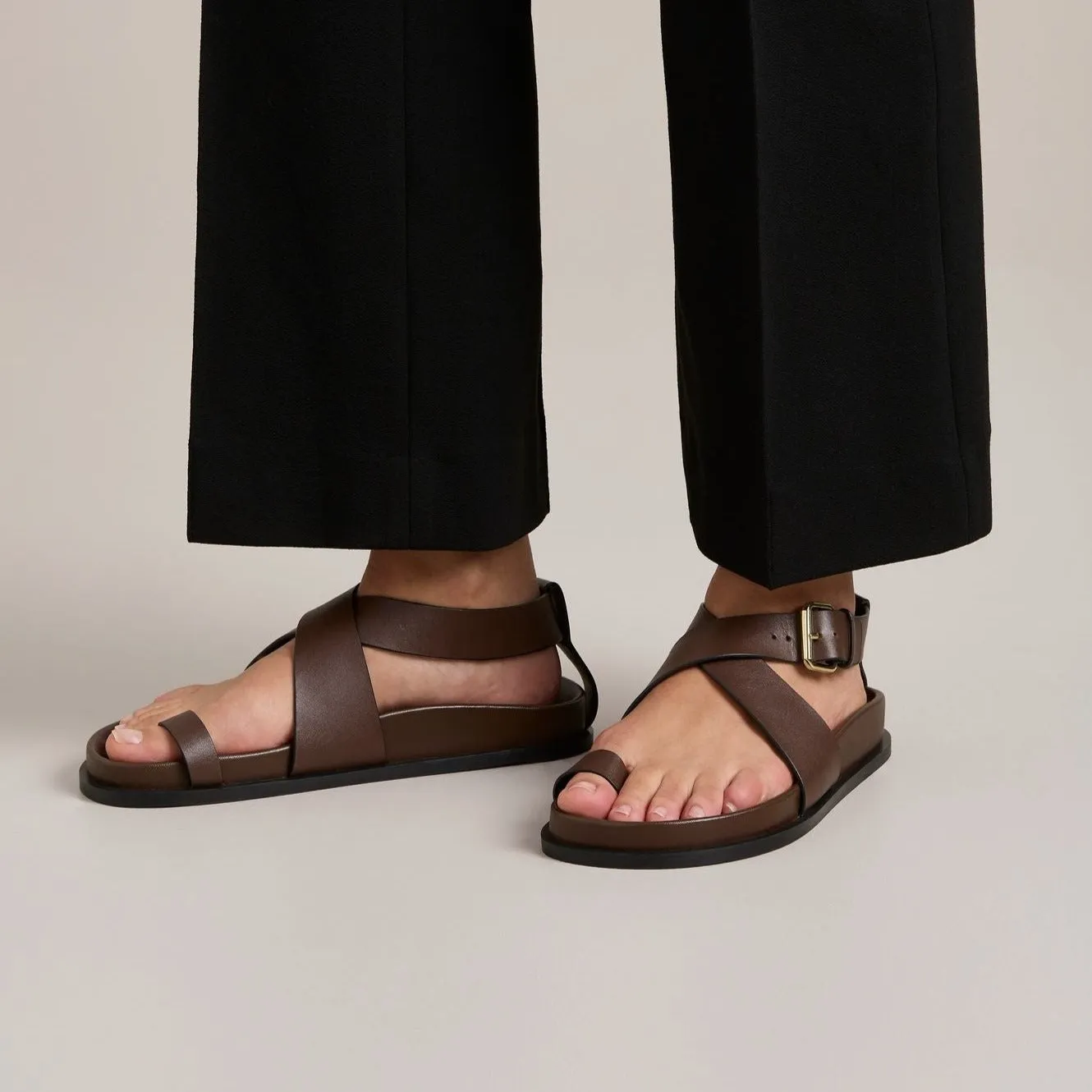 THE DULA SANDAL - WALNUT