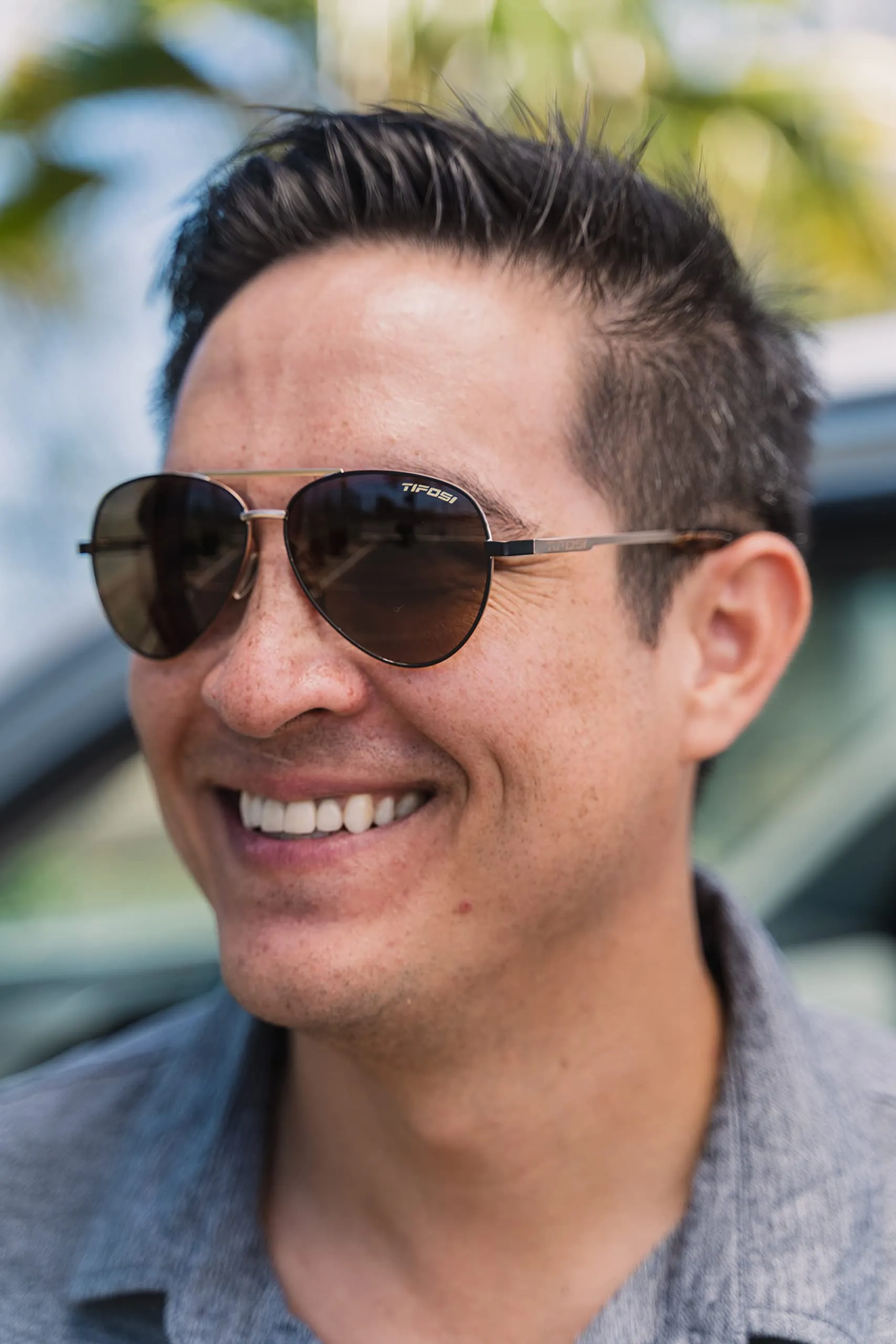 Tifosi Optics Shwae Aviator Sunglasses (Graphite, Smoke Bright Blue)