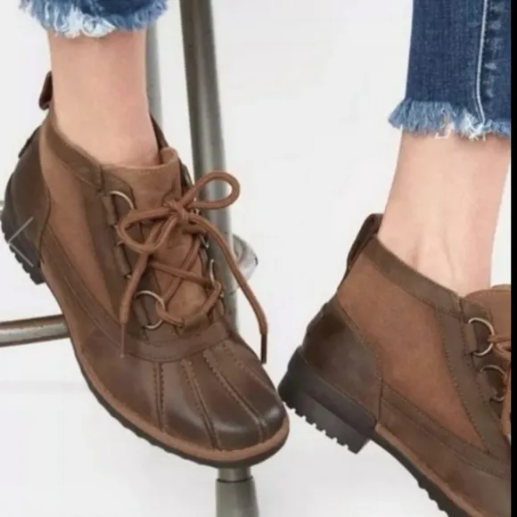 UGG Distressed Leather Heather Coconut Brown Ankle Boot Lace Up Women 7 Winter