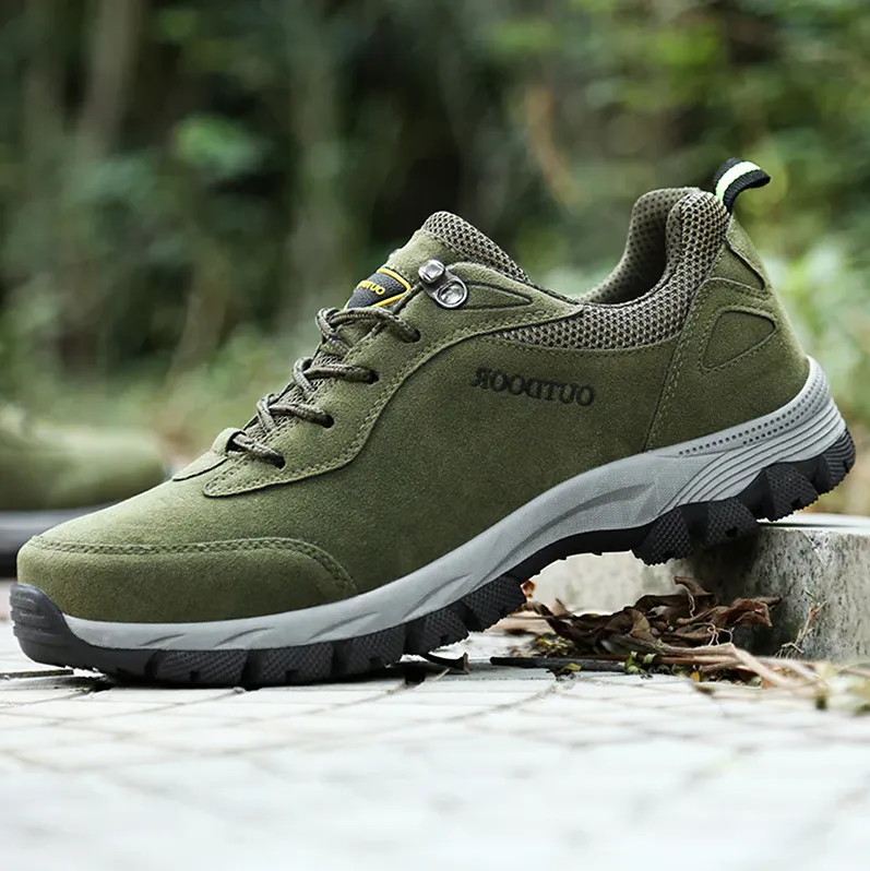 Ultimate men's hiking boots with ergonomic sole - robust and waterproof