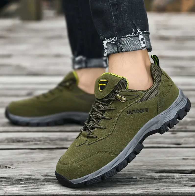 Ultimate men's hiking boots with ergonomic sole - robust and waterproof