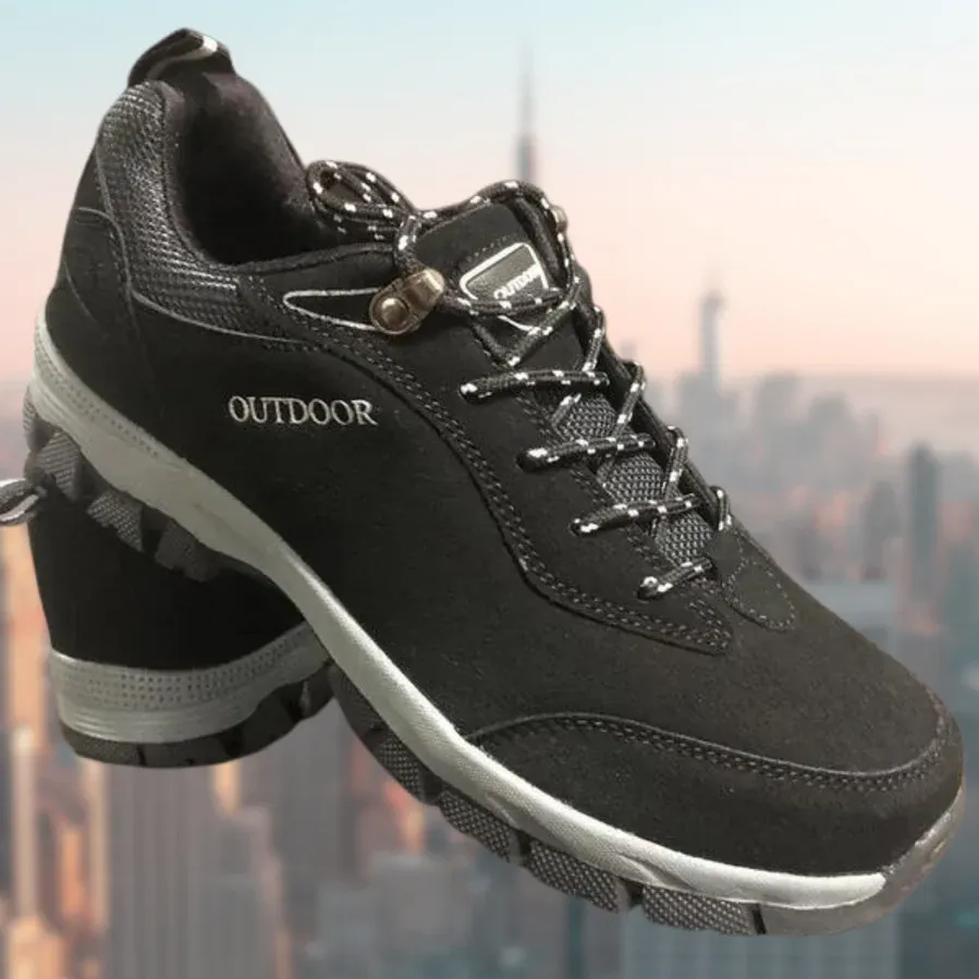 Ultimate men's hiking boots with ergonomic sole - robust and waterproof