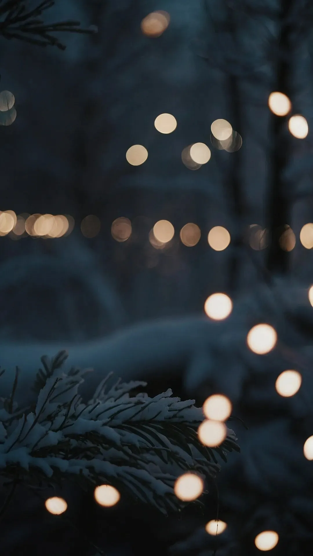 Winter Bliss: 14 Aesthetic Wallpapers to Jazz Up Your Screens