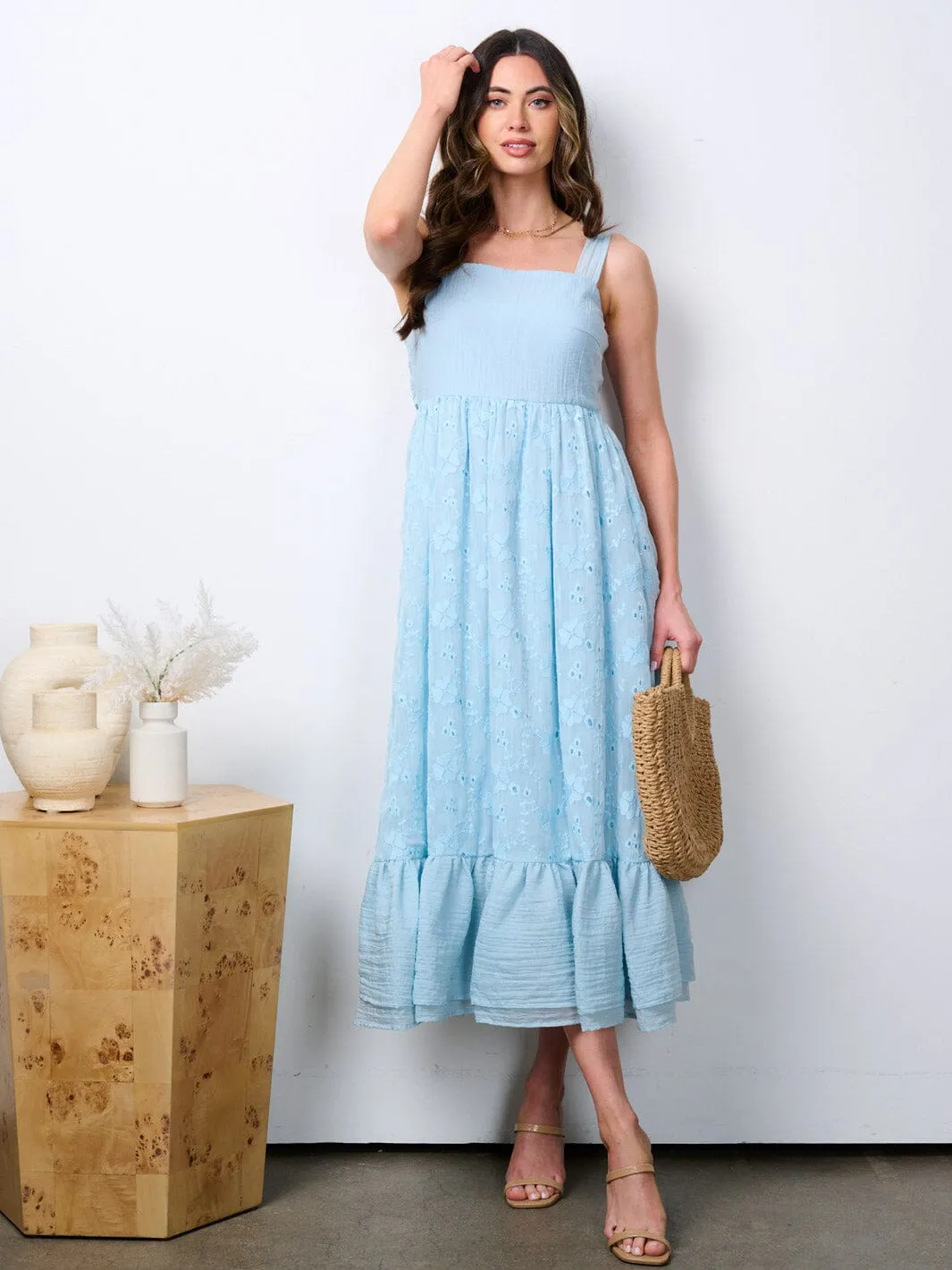 WOMEN'S SLEEVELESS EMBROIDERY POCKETS TIERED MAXI DRESS